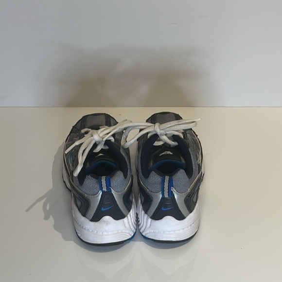 Nike Dart VI Juniors Gray/Black Running Shoes Size 13C - USED - Picture 2 of 7